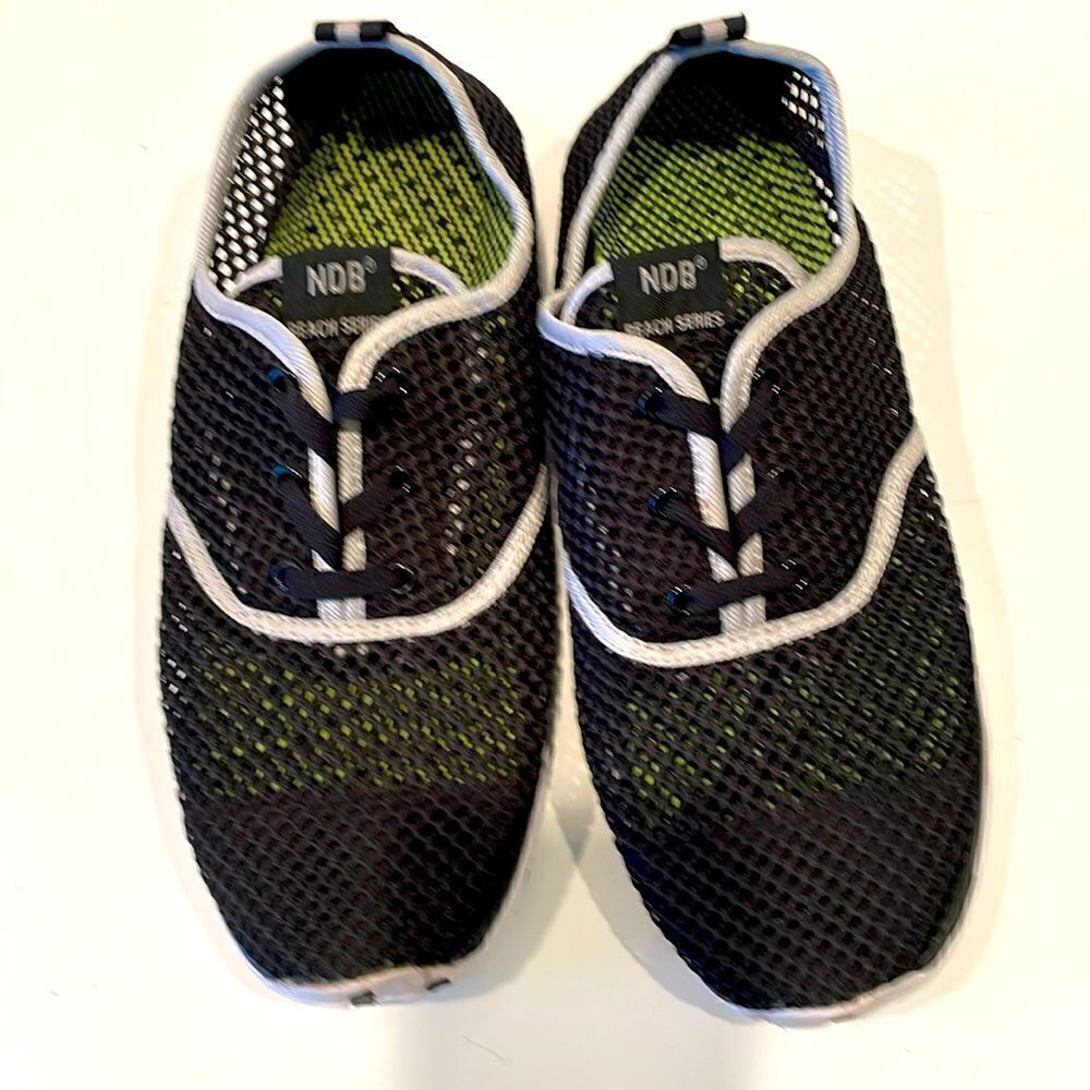 NEW Water Beach Pool Mesh Shoes Men's Size 9